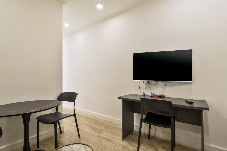 To Let 2 Bedroom Property for Rent in Woodstock Western Cape